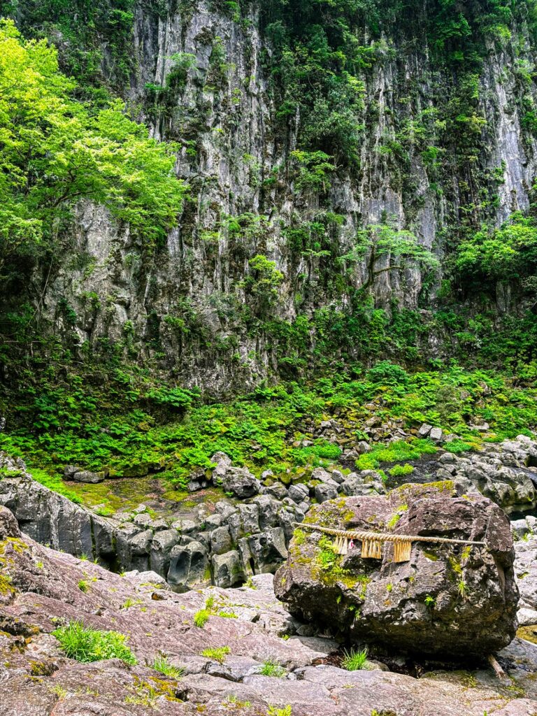 鬼八の力石