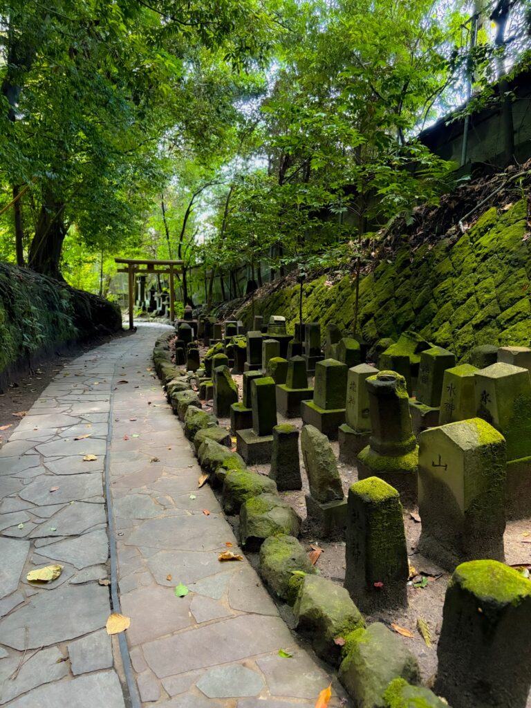 照国神社