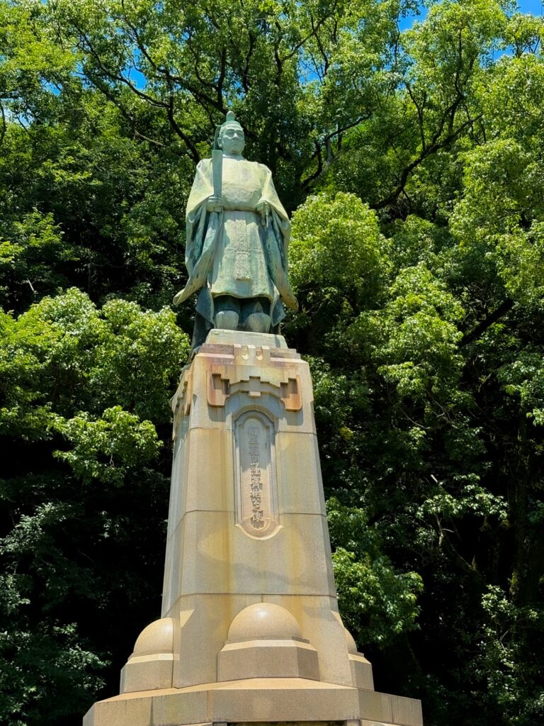照国神社