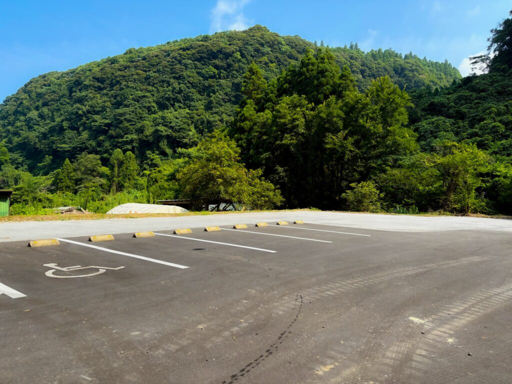 松尾の滝（布袋尊の滝）駐車場