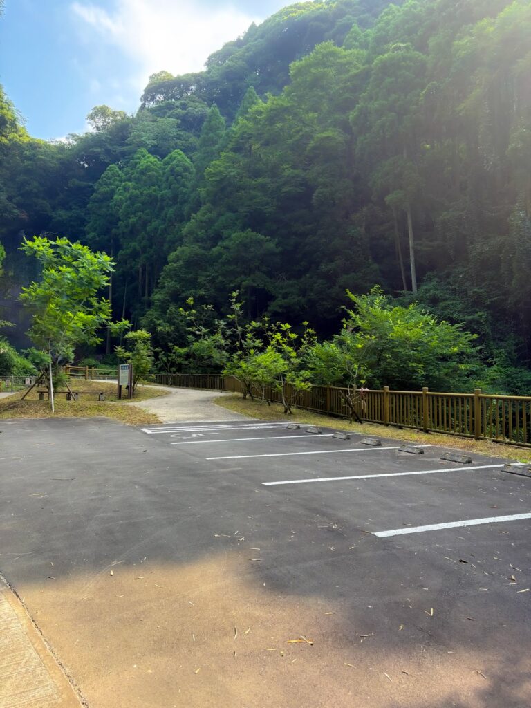 桂巻の滝（寿老人の滝）駐車場