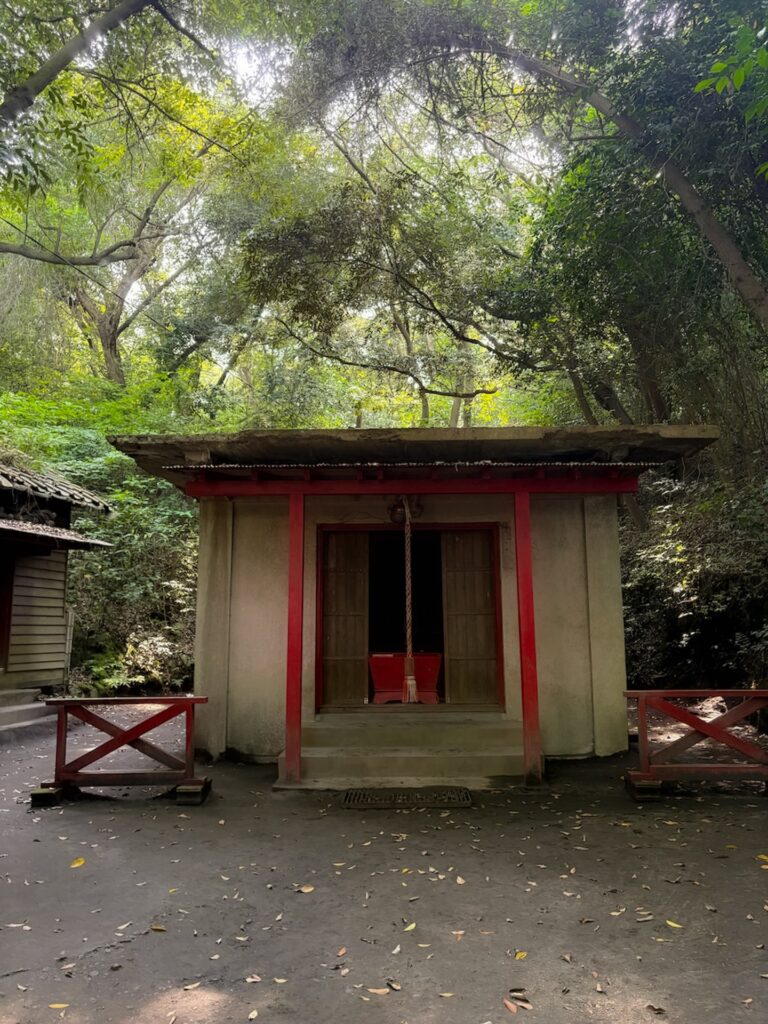 黒神埋没鳥居